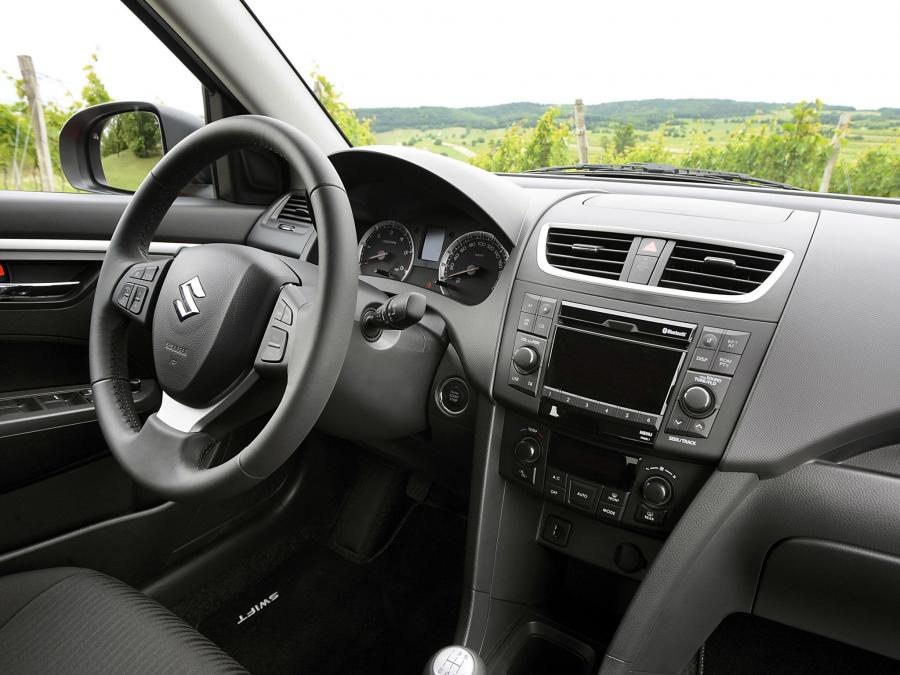  Suzuki Swift 2010 года  (фото 2 из 22)